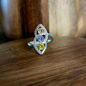 Sterling Silver Ring with Soft-Colored Zirconias – Size 7 – Delicate & Vibrant